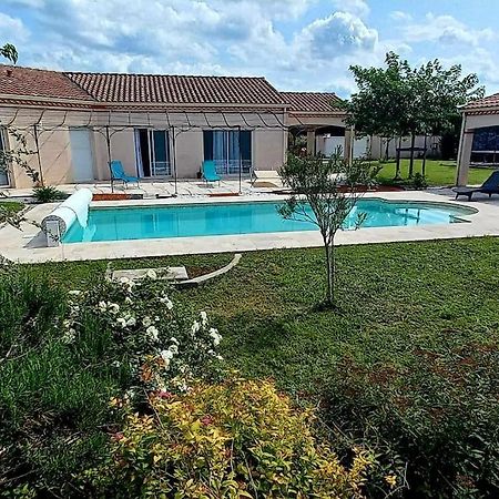 Villa 140 M² Hab. Avec Piscine Кастр Экстерьер фото