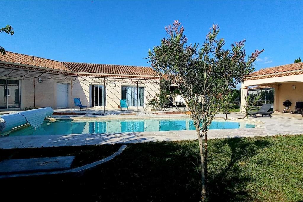 Villa 140 M² Hab. Avec Piscine Кастр Экстерьер фото